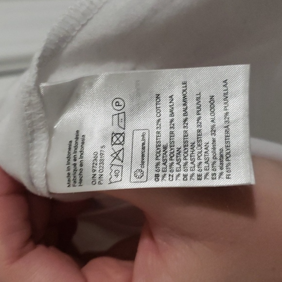 3/$15 H&M cotton blend long sleeve tshirt - Picture 4 of 4